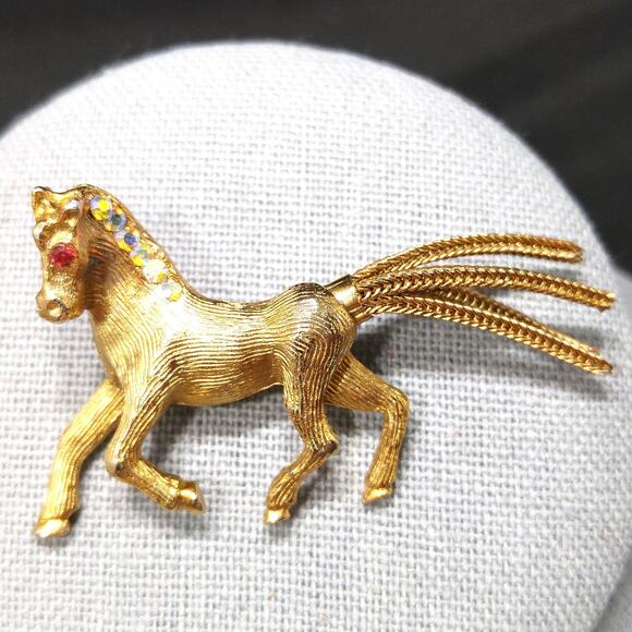 Vintage Horse Brooch, AB Rhinestones, Mesh Tassel Tail, 1960s Jewelry - Picture 6 of 10